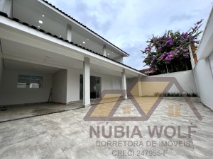 Casa no bairro Jardim Imperador, Lado Linha, em Peruíbe