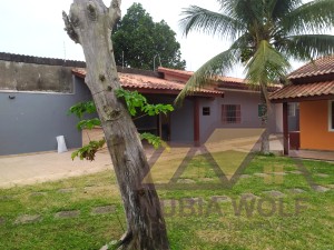 Casa no bairro Belmira Novaes, Lado Linha, em Peruíbe