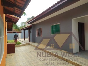 Casa no bairro Belmira Novaes, Lado Linha, em Peruíbe
