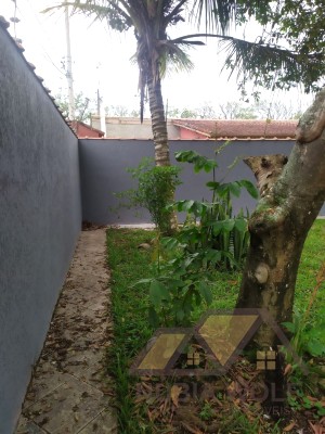 Casa no bairro Belmira Novaes, Lado Linha, em Peruíbe