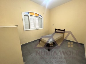 Casa no bairro Belmira Novaes, Lado Linha, em Peruíbe