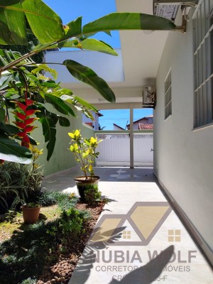 Casa no bairro Três Marias, Lado Linha, em Peruíbe