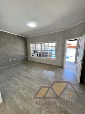 Casa no bairro Oásis, Lado Linha, em Peruíbe
