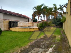 Casa no bairro Beira Mar, Lado Linha, em Peruíbe