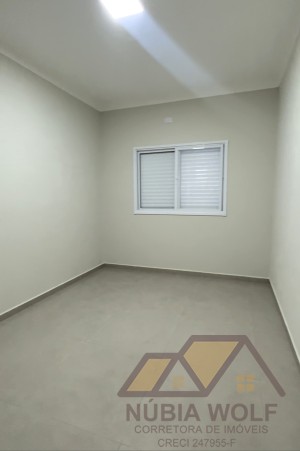 Casa no bairro Oásis, Lado Linha, em Peruíbe