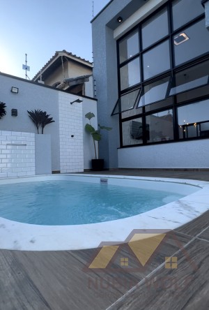 Casa no bairro São José, Lado Linha, em Peruíbe