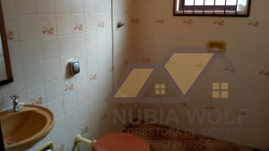 Casa no bairro Belmira Novaes, Lado Linha, em Peruíbe