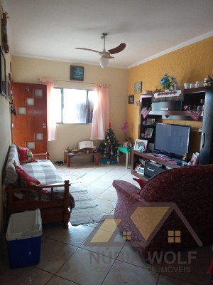 Casa no bairro Belmira Novaes, Lado Linha, em Peruíbe