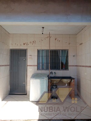 Casa no bairro Belmira Novaes, Lado Linha, em Peruíbe